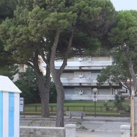 Apartments In Lignano Sabbiadoro 42737 リニャーノ・サッビアドーロ