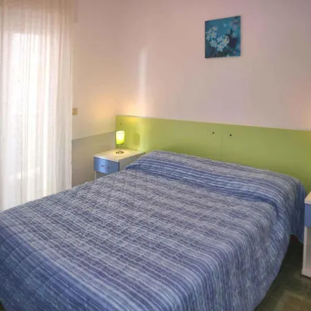 Apartments In Lignano Sabbiadoro 42737 アパート *