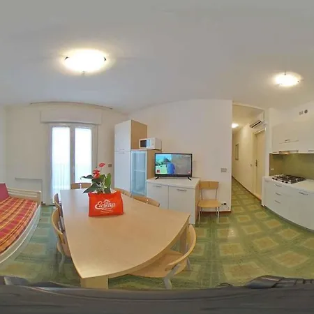 Apartments In Lignano Sabbiadoro 42737 アパート *